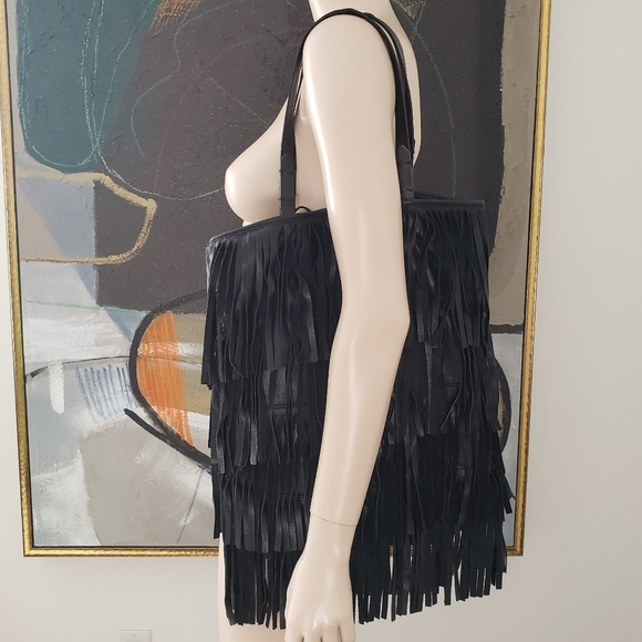 Zara | Leather Shoulder Bag with Fringe - Picture 2 of 16